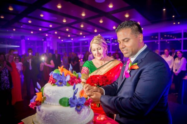 Colorful-Sari-Wedding-Cake-Buchanan-600x400